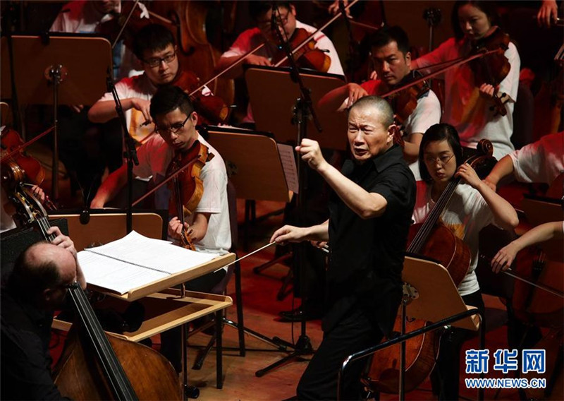 ?Sinfonie plus Rockmusik“ auf dem Festival ?MISA“ in Shanghai