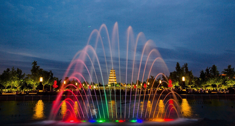 Musikspringbrunnen der Weltklasse in der Gro?en Wildganspagode