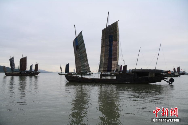 Fischfang auf dem Taihu-See beginnt