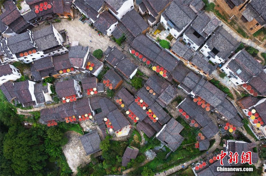 Luftbilder: Chinas sch?nstes Dorf Wuyuan im Frühherbst