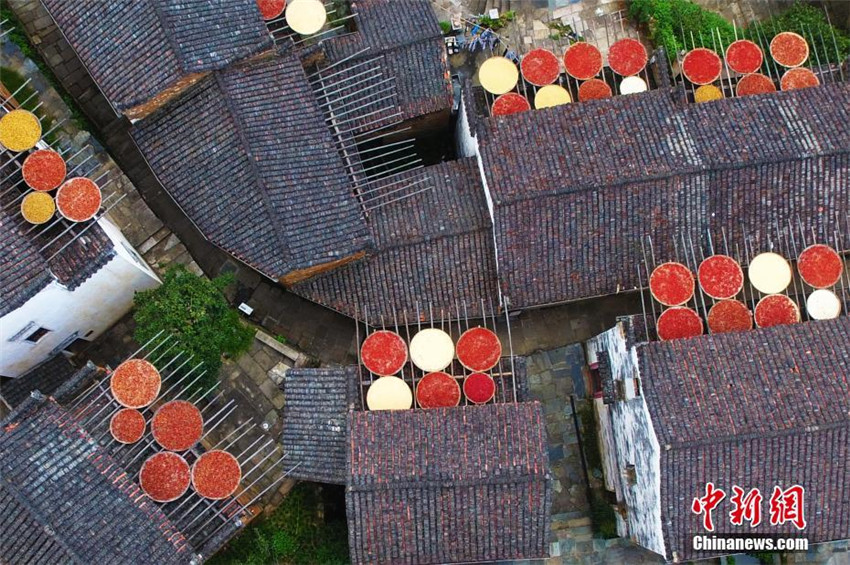 Luftbilder: Chinas sch?nstes Dorf Wuyuan im Frühherbst