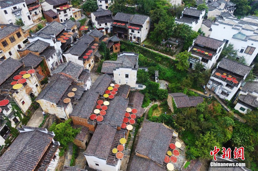 Luftbilder: Chinas sch?nstes Dorf Wuyuan im Frühherbst