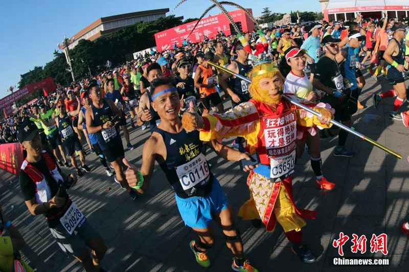 30.000 L?ufer beteiligen sich am Beijing Marathon 2017