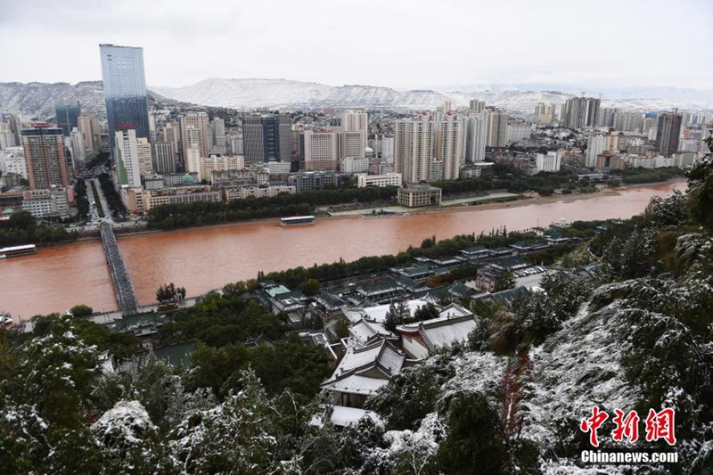Erster Schneefall in der zweiten Jahresh?lfte in Nordchina