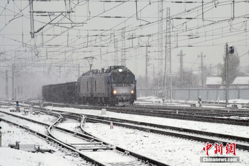 Erster Schneefall in der zweiten Jahresh?lfte in Nordchina