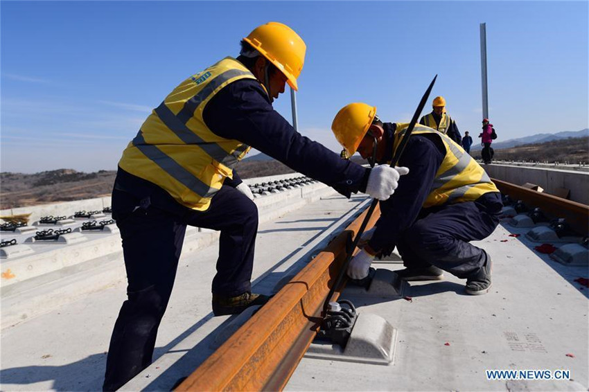Hochgeschwindigkeitsbahn zwischen Beijing und Shenyang im Bau