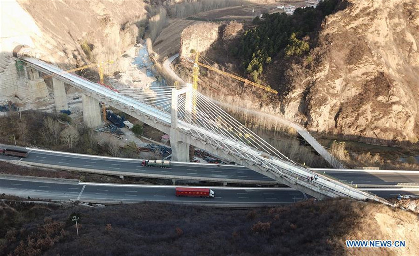 Hochgeschwindigkeitsbahn zwischen Beijing und Shenyang im Bau