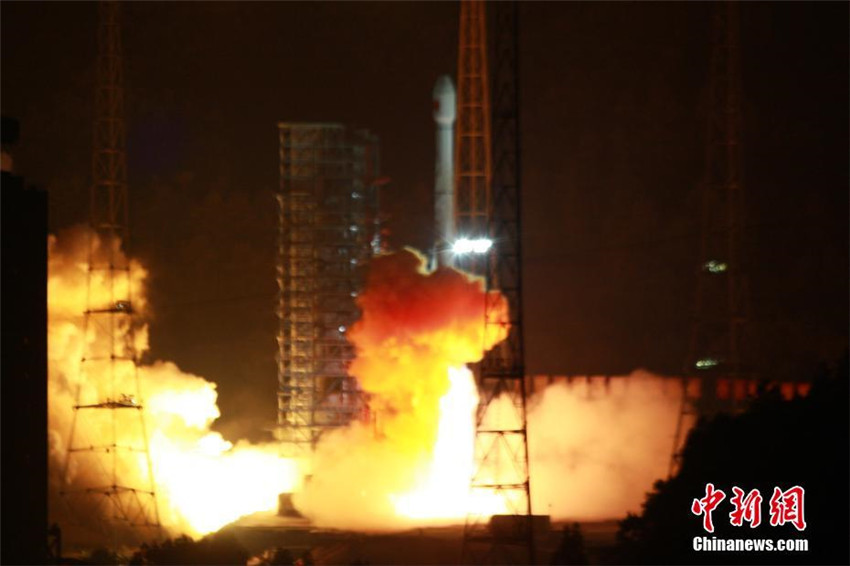 China sendet zwei Beidou-3-Navigationssatelliten auf einer Tr?gerrakete ins All