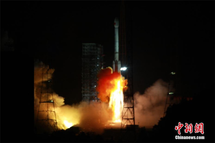 China sendet zwei Beidou-3-Navigationssatelliten auf einer Tr?gerrakete ins All