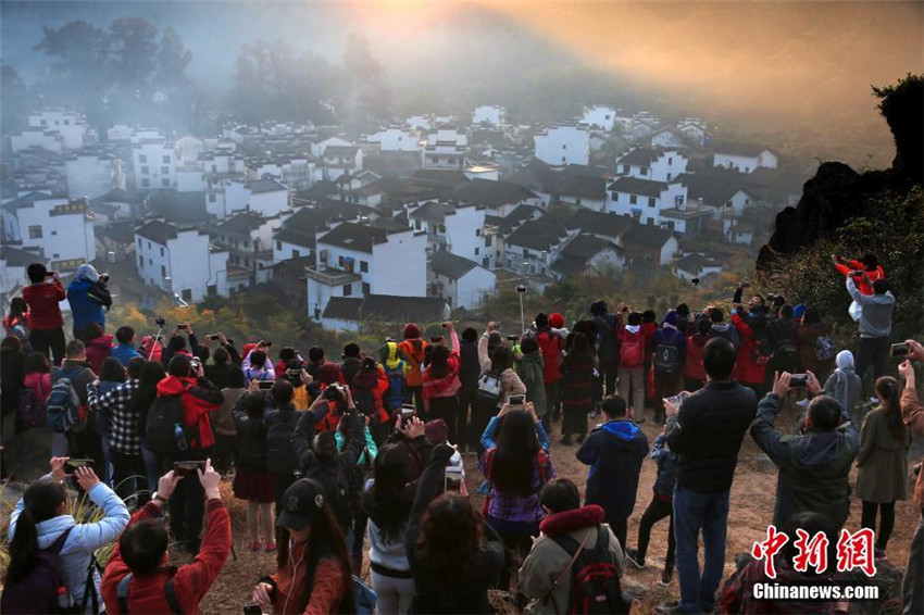 Chinas sch?nstes Dorf Wuyuan im Herbst