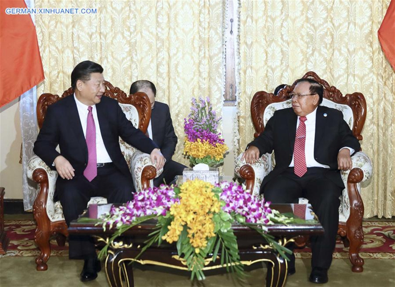 Xi Jinping führt Gespr?che mit Bounnhang Vorachit