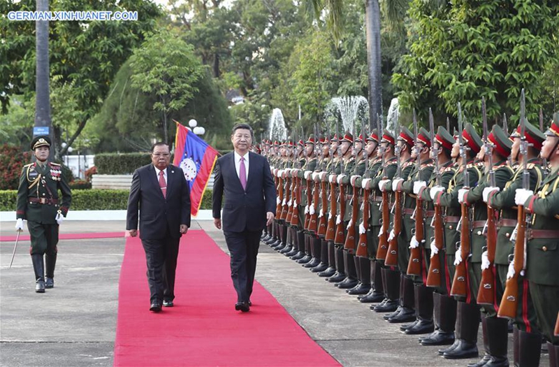 Xi Jinping führt Gespr?che mit Bounnhang Vorachit