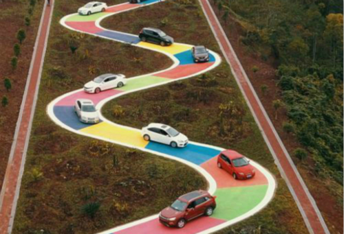 ?Bunte S-f?rmige Stra?e“ wird in Chongqing für den Verkehr ge?ffnet
