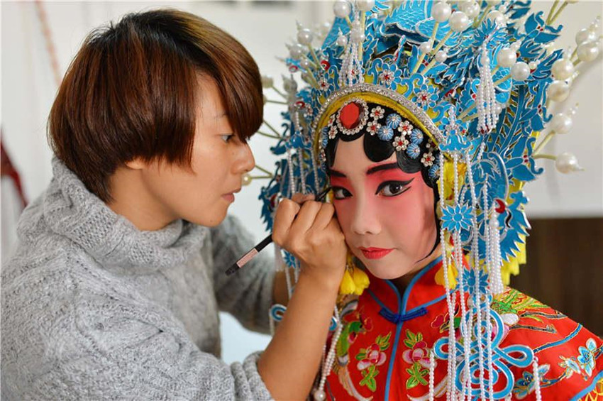 Peking-Oper für Grundschüler