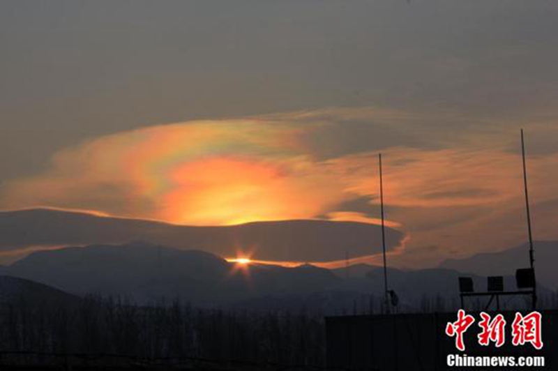 Bunte Wolken am Himmel von Tianchi in Xinjiang
