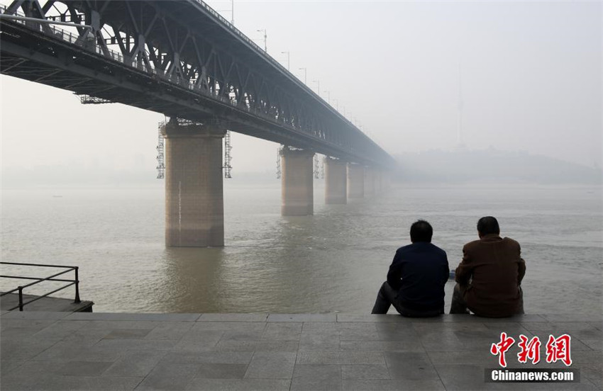 Wuhan gibt Alarm für schweren Smog aus