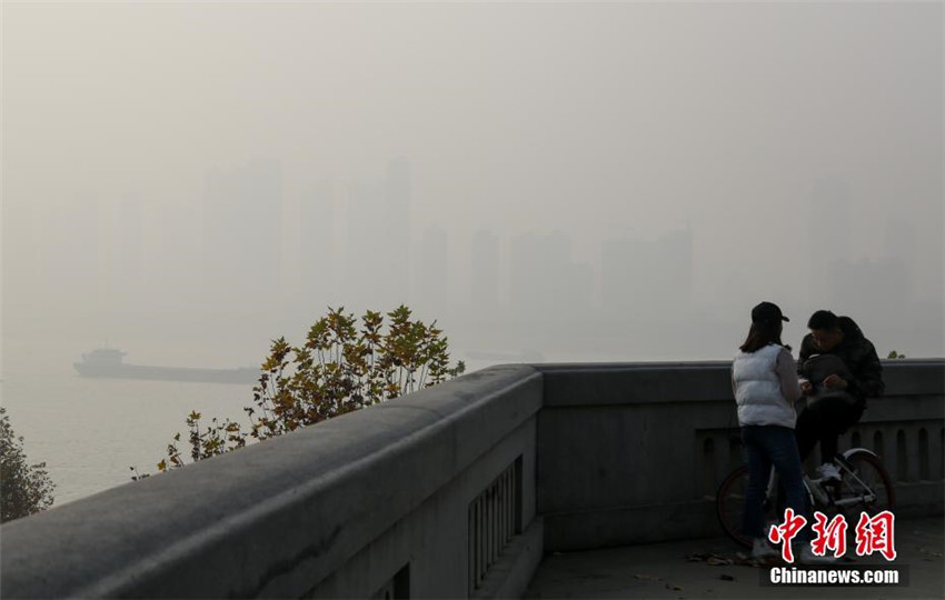 Wuhan gibt Alarm für schweren Smog aus