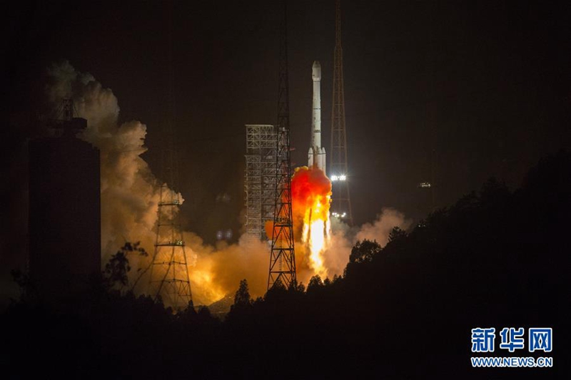 China startet Kommunikationssatelliten für Algerien