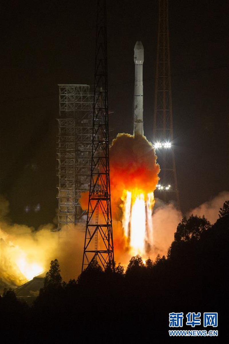 China startet Kommunikationssatelliten für Algerien