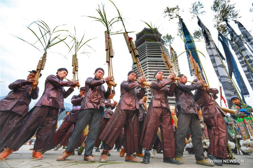 Guizhou: Dong-Volk feiert Sama-Fest