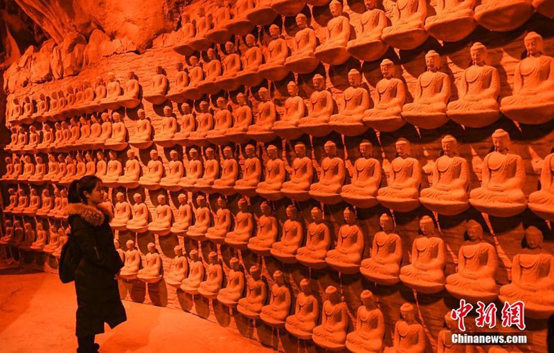 Bedeutende buddhistische Grotten für die ?ffentlichkeit zug?nglich