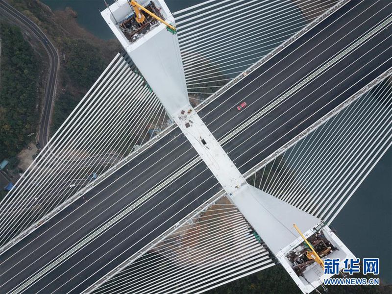 Neue Autobahn verbindet Zunyi und Guiyang 