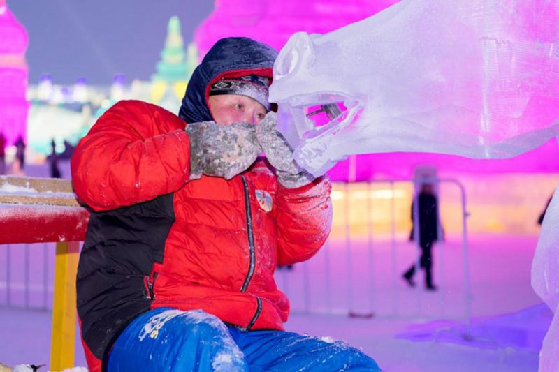 Eisskulpturenwettbewerb er?ffnet in Harbin