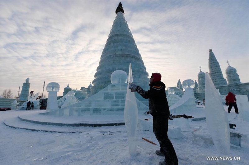 Eisskulpturenwettbewerb er?ffnet in Harbin