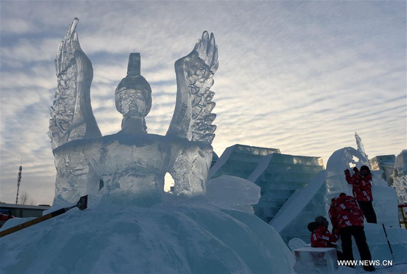 Eisskulpturenwettbewerb er?ffnet in Harbin