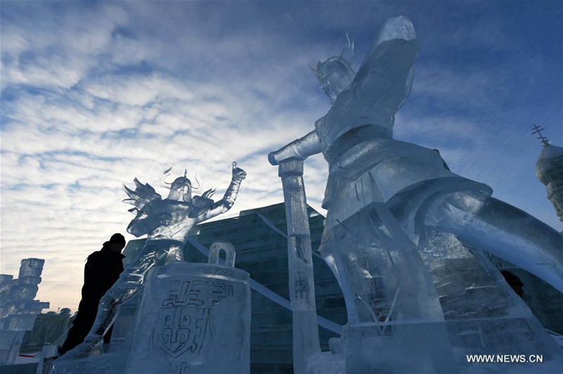 Eisskulpturenwettbewerb er?ffnet in Harbin