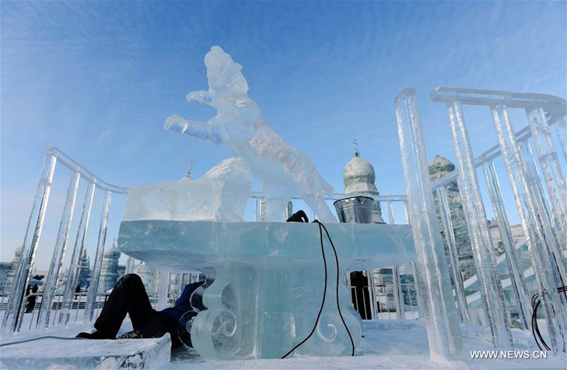 Eisskulpturenwettbewerb er?ffnet in Harbin