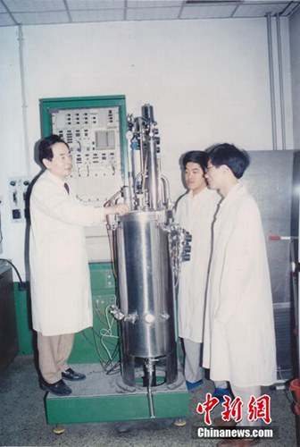 Sprengstoffexperte und Virologe gewinnen Chinas h?chste wissenschaftliche Auszeichnung