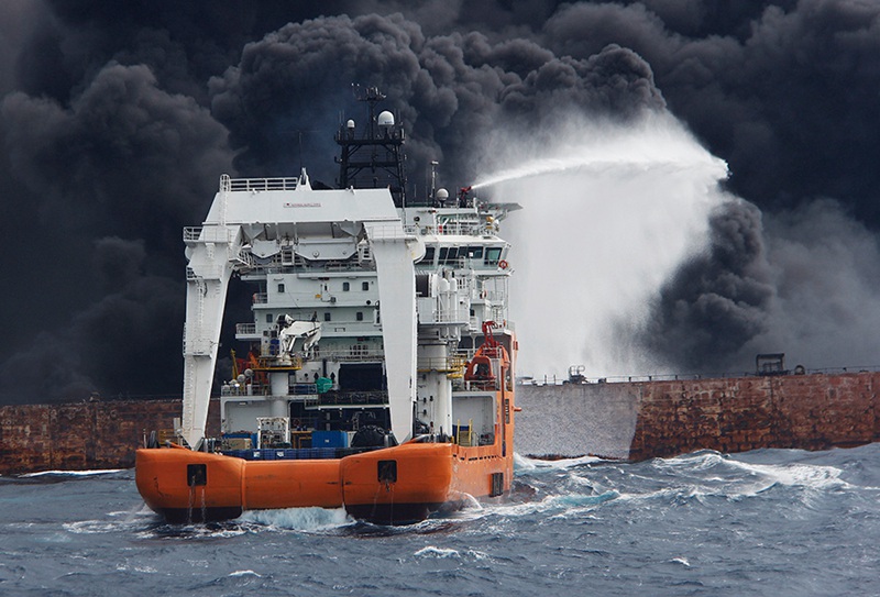Havarierter ?ltanker ?Sanchi“ geht pl?tzlich in Flammen auf