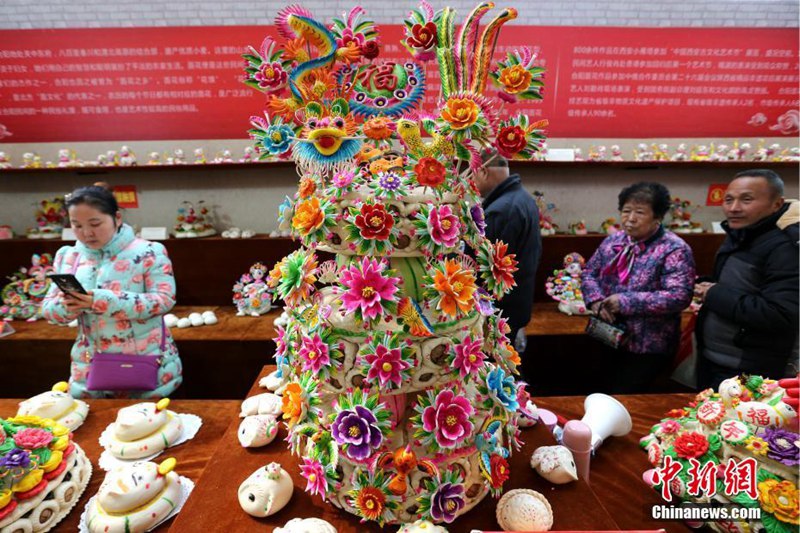 Traditionelle Blumenkuchen fürs Frühlingsfest
