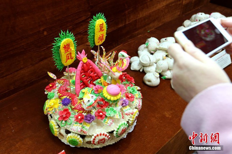 Traditionelle Blumenkuchen fürs Frühlingsfest