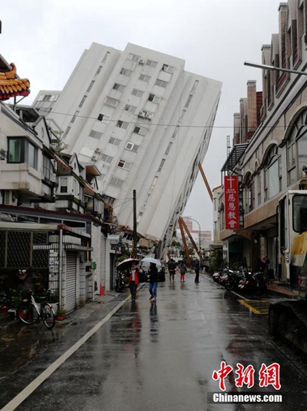 Rettungsarbeiten nach dem Erdbeben in Taiwan