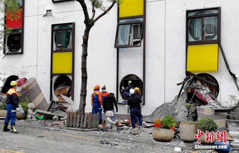Rettungsarbeiten nach dem Erdbeben in Taiwan