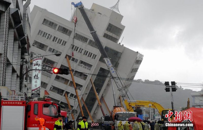 Rettungsarbeiten nach dem Erdbeben in Taiwan