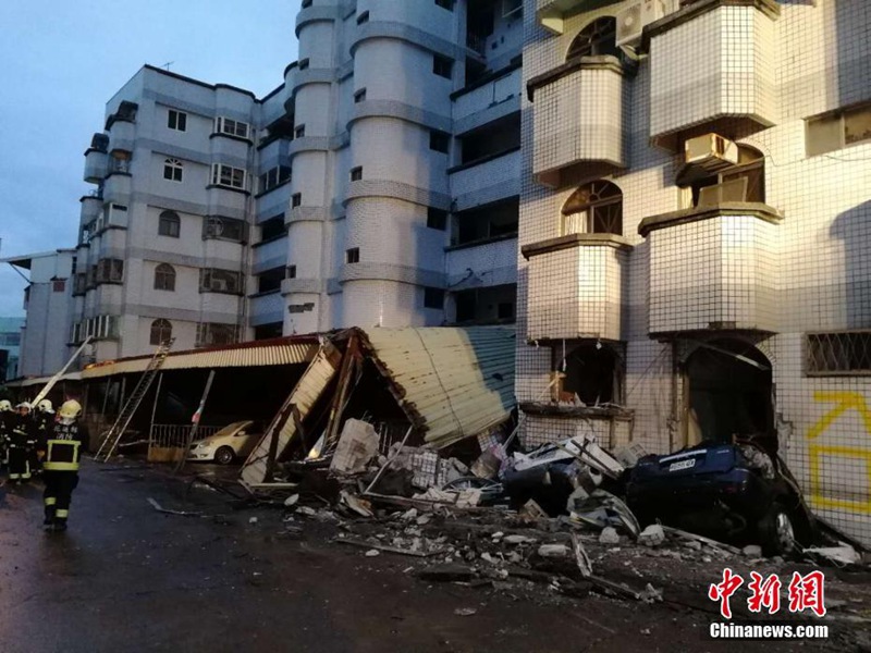 Rettungsarbeiten nach dem Erdbeben in Taiwan