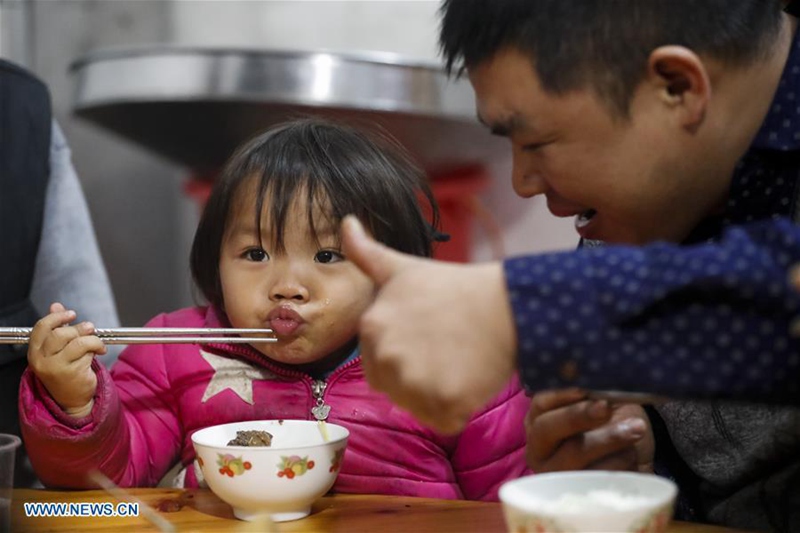 Kinder, die fr?hlichste Gruppe w?hrend des chinesischen Neujahrs