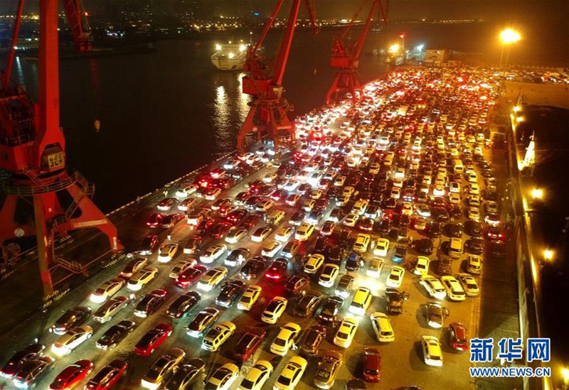 Dichter Nebel st?rt den Verkehr in Hainan