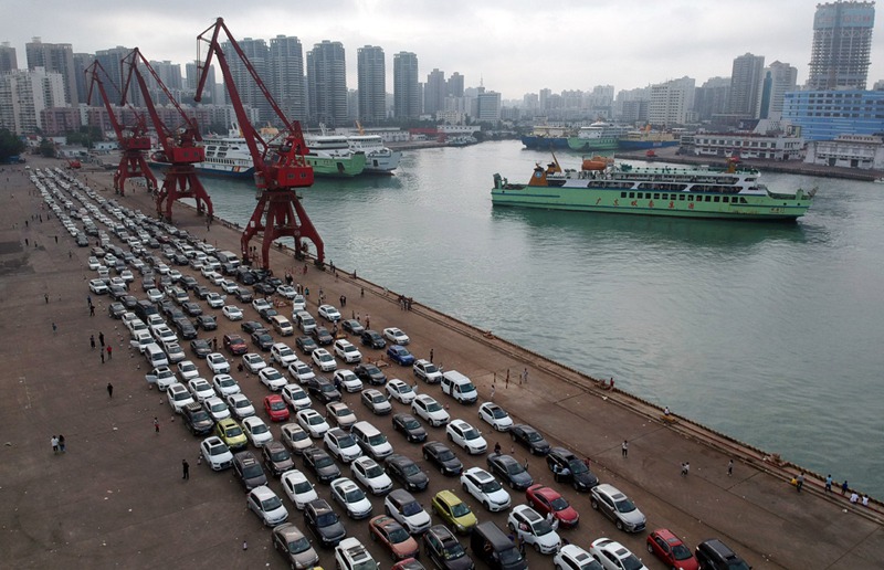 Dichter Nebel st?rt den Verkehr in Hainan