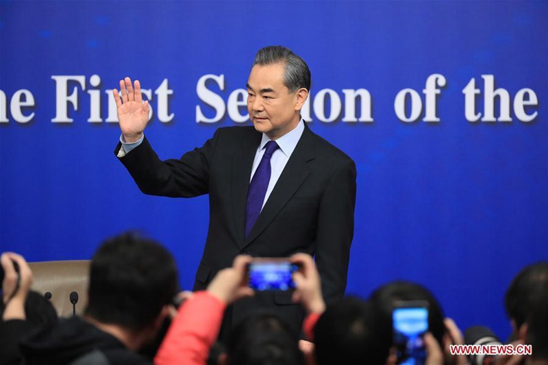 Au?enminister Wang Yi stellt sich der Presse