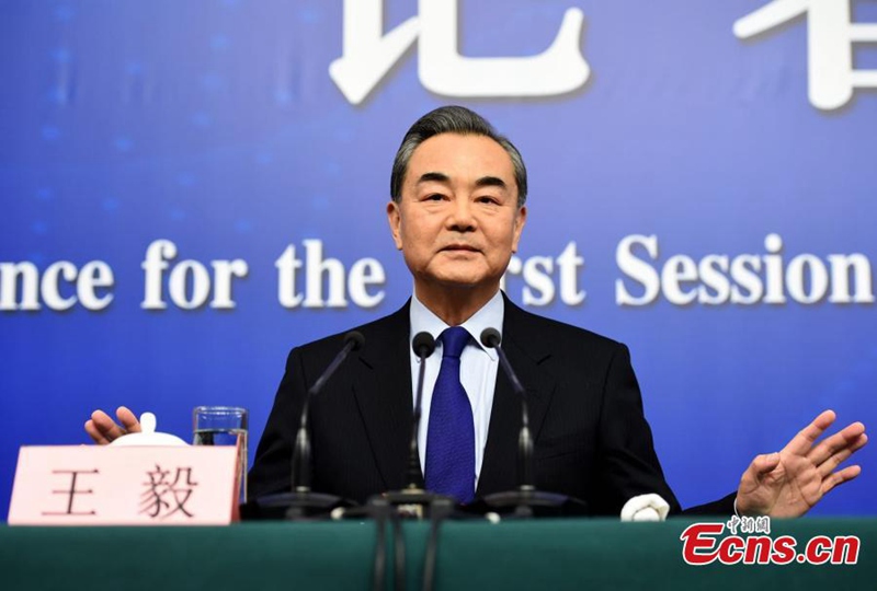 Au?enminister Wang Yi stellt sich der Presse