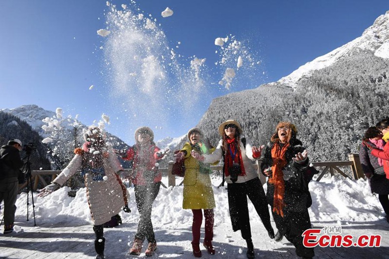 Der Nationalpark Jiuzhaigou ?ffnet nach dem Erdbeben wieder