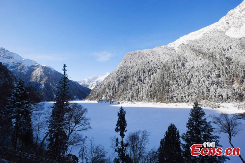 Der Nationalpark Jiuzhaigou ?ffnet nach dem Erdbeben wieder