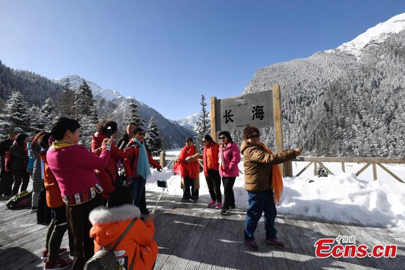 Der Nationalpark Jiuzhaigou ?ffnet nach dem Erdbeben wieder