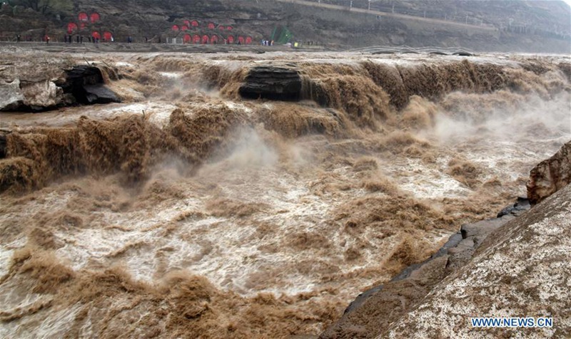 Frühling am Hukou-Wasserfall