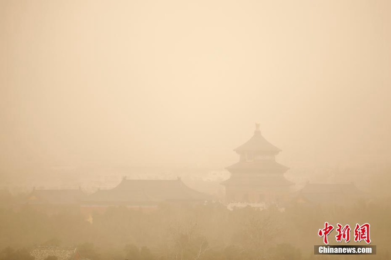 Starker Sandsturm fegt durch Beijing
