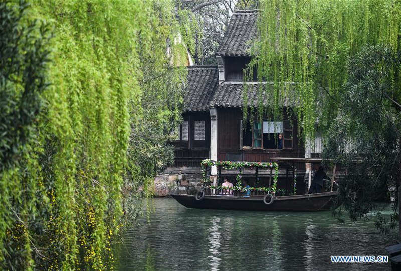 Tempelmesse in der historischen Stadt Wuzhen